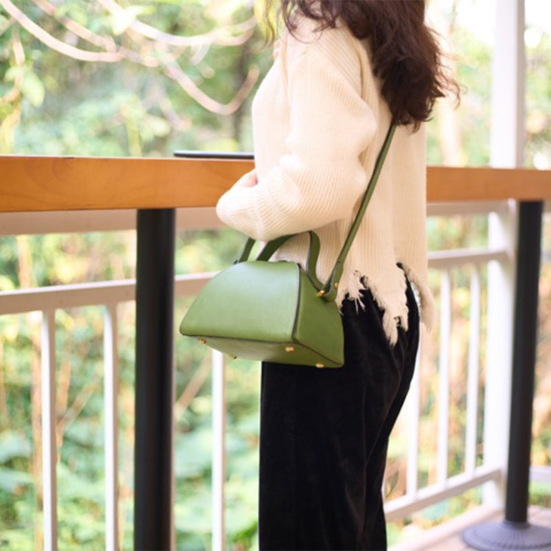 Fashion Retro Vegetable Tanned Cowhide Leather Crossbody Bag