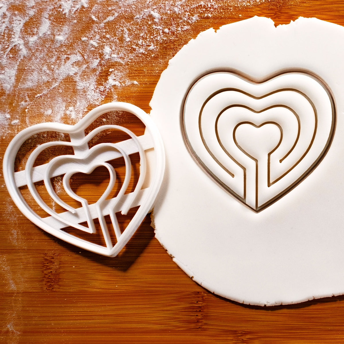Cute Bear Hugging a Heart Cookie Cutter – Bakerlogy