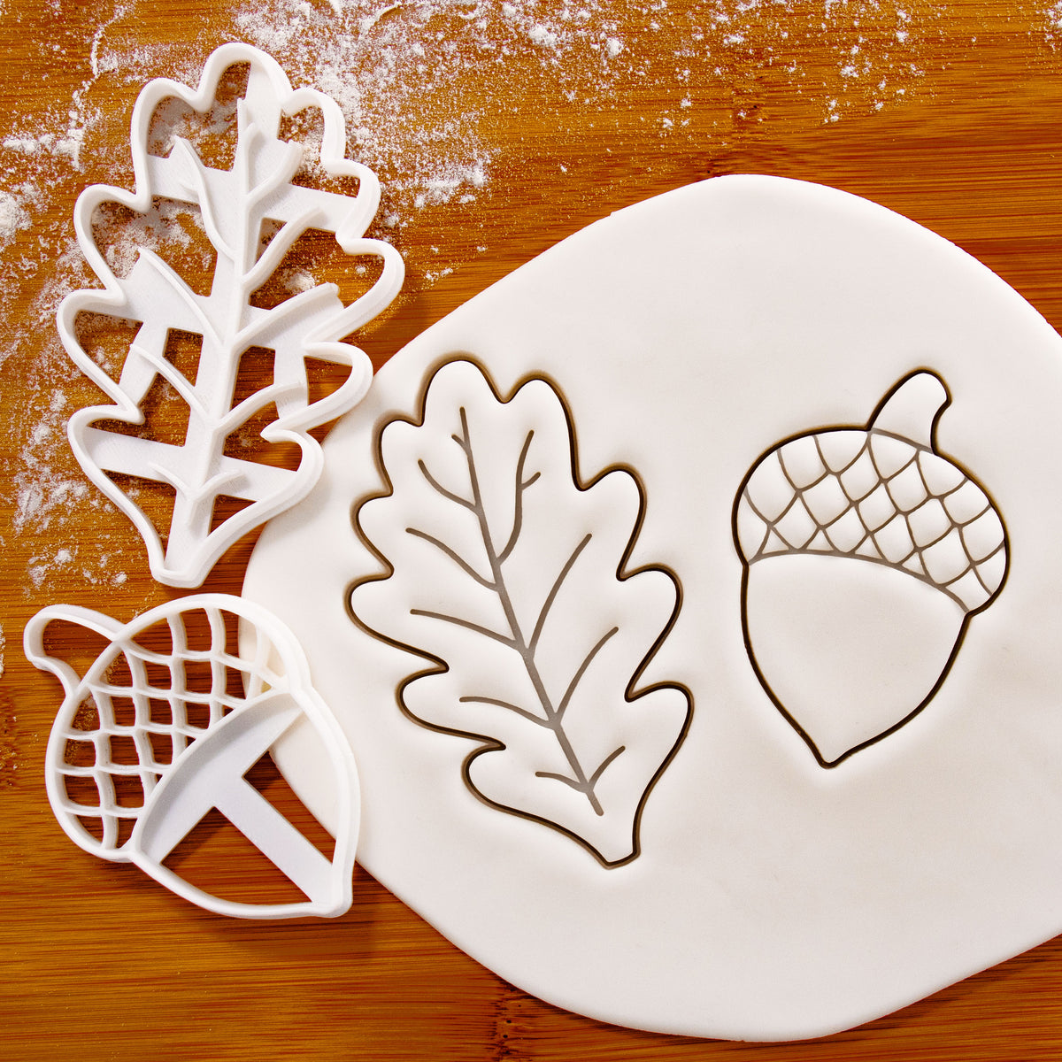 Small Oak Leaf Cookie Cutter, 3 – Icing Inspirations - School and Cake  Supply Shoppe