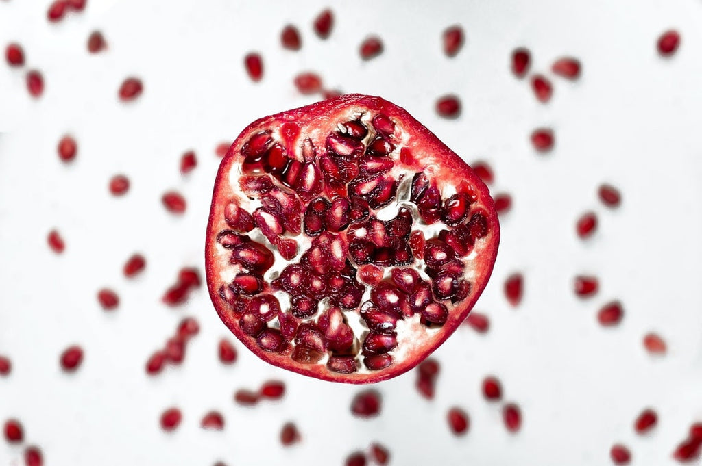 5 Reasons to Eat Pomegranate!