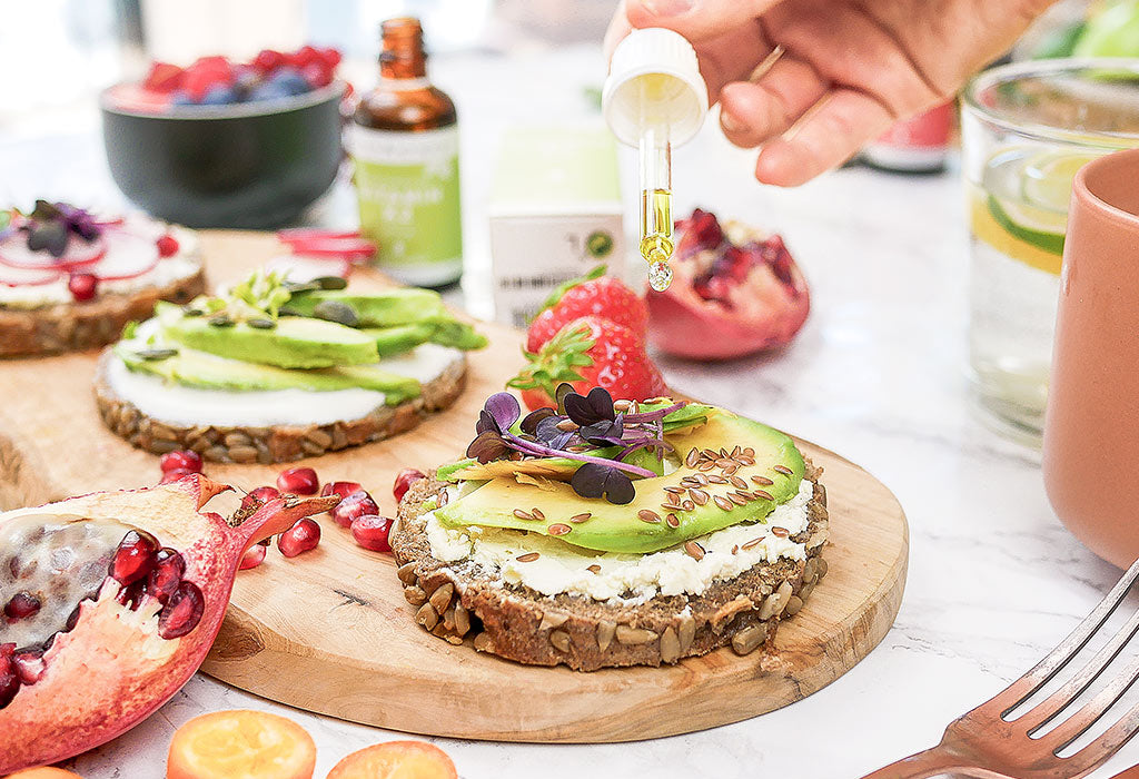 Avocado Brot mit Vitamin D3 Tropfen von InnoNature