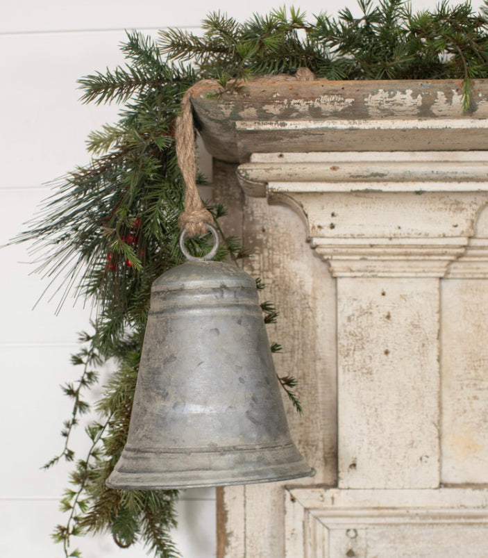 HANGING METAL BELLS - Ragon House