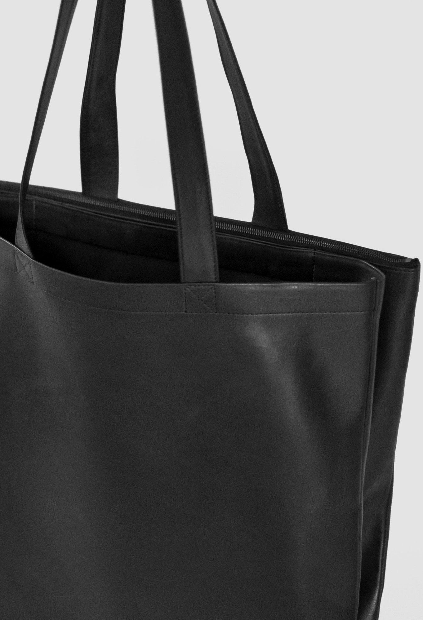 Double Tote Leather Bag by ISAAC REINA, JULIA JENTZSCH – Julia