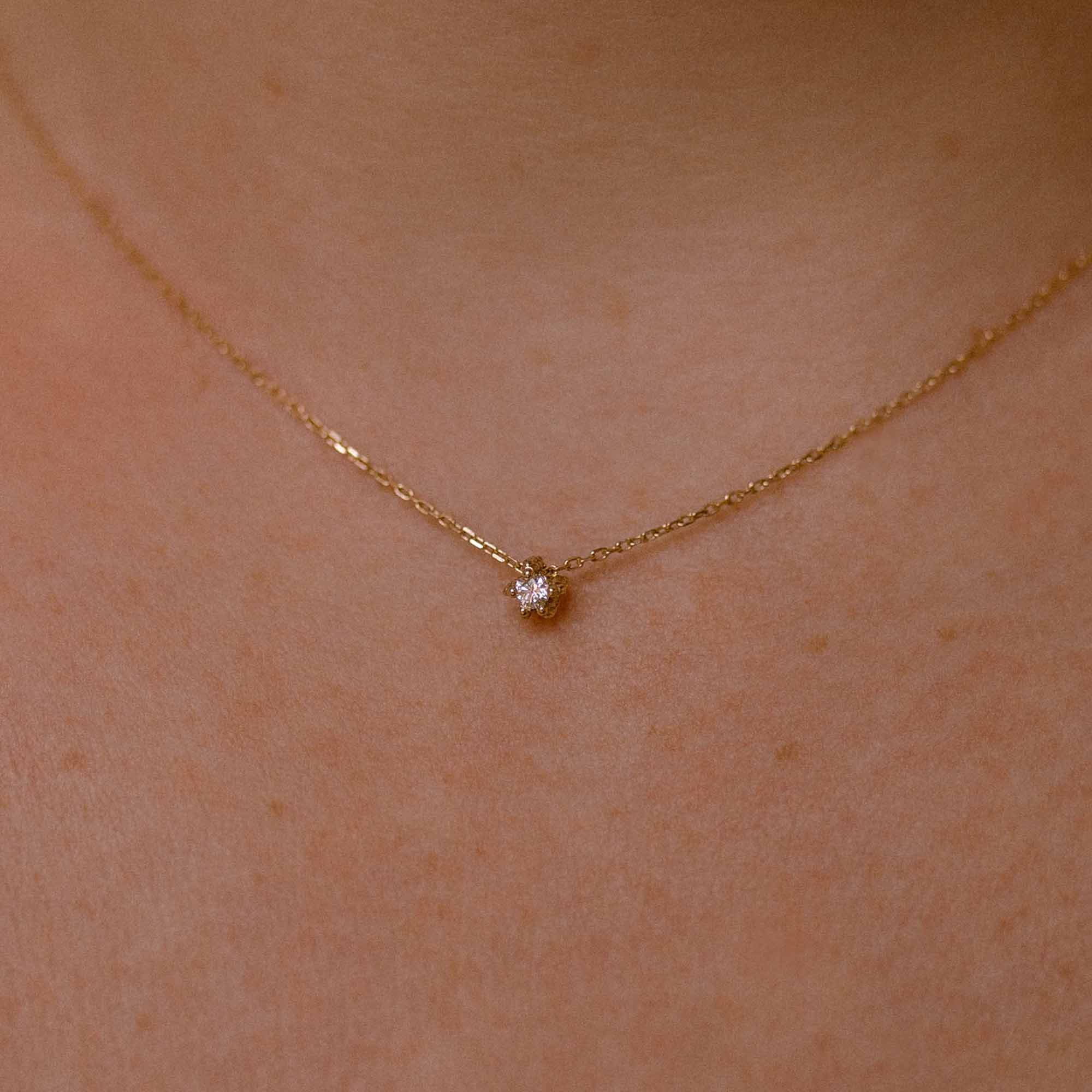 simple textured diamond star necklace