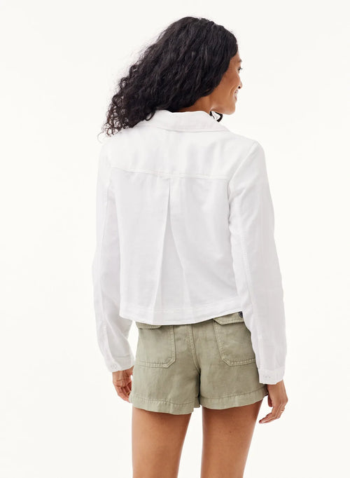 Cropped white jacket with classic collar two front flap pockets and button fastenings