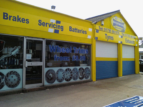 shop sign makers fitters and suppliers sheerness Kent 1st 4 signs