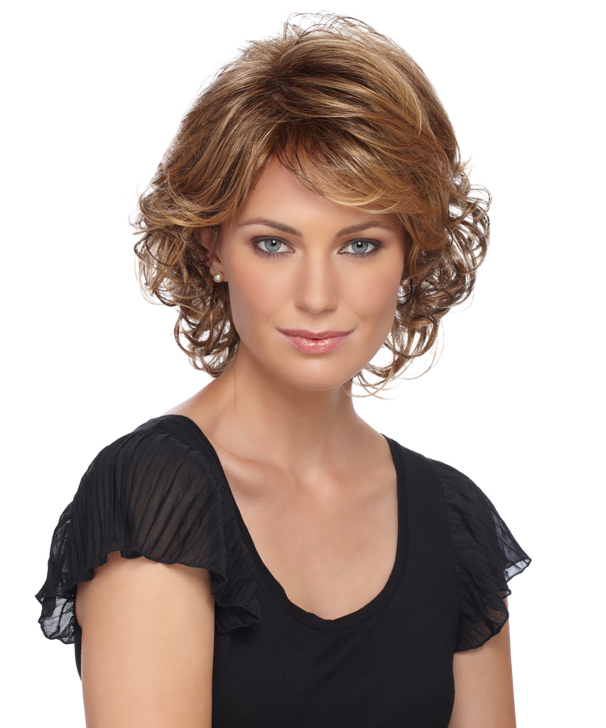 Укладка на короткие волосы для женщин с челкой на праздник фото