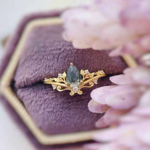 Lotus Moss Agate Ring (Yellow Gold)©