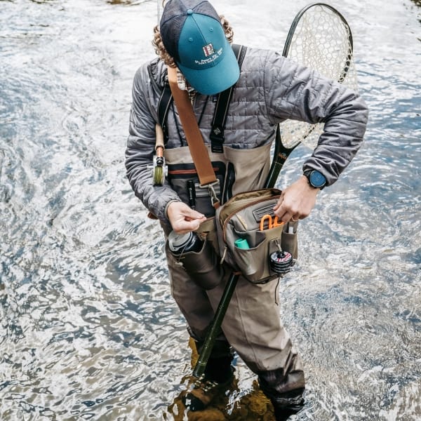 Accessing the Umpqua ZS2 Ledges 500 Fishing Waist Pack On The River