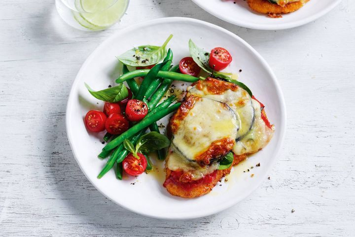 Chicken Parmigiana with Arugula, Beans and Cherry Tomatoes.jpg__PID:c5455fb6-7368-4211-a6b9-570bfee5d8f5
