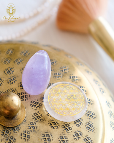 coffret-special-oeuf-liberateur-intuition-plus-rond-rechargement-energetique-oeuf-de-yoni-amethyste-moyen-non-troue-plus-rond-quartz-cristal