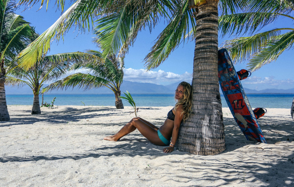 kite_bikini_tropical_beach