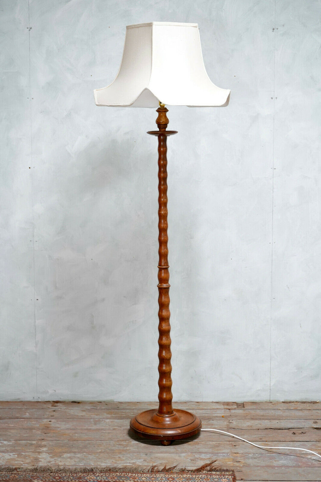 bobbin base floor lamp