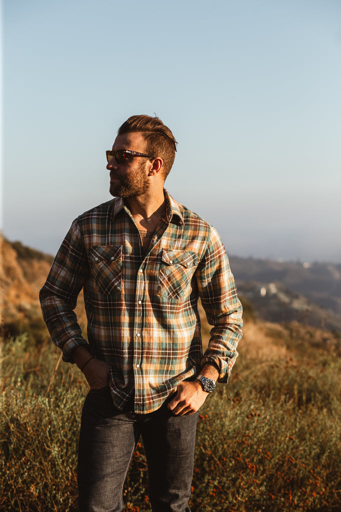 WYTHE Logger Plaid in a field