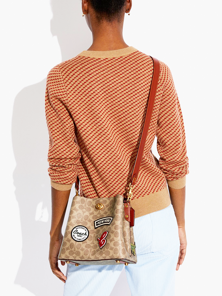 willow bucket bag in signature canvas