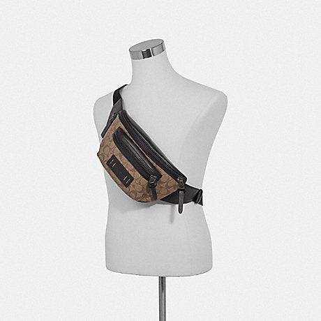 terrain belt bag in colorblock signature canvas