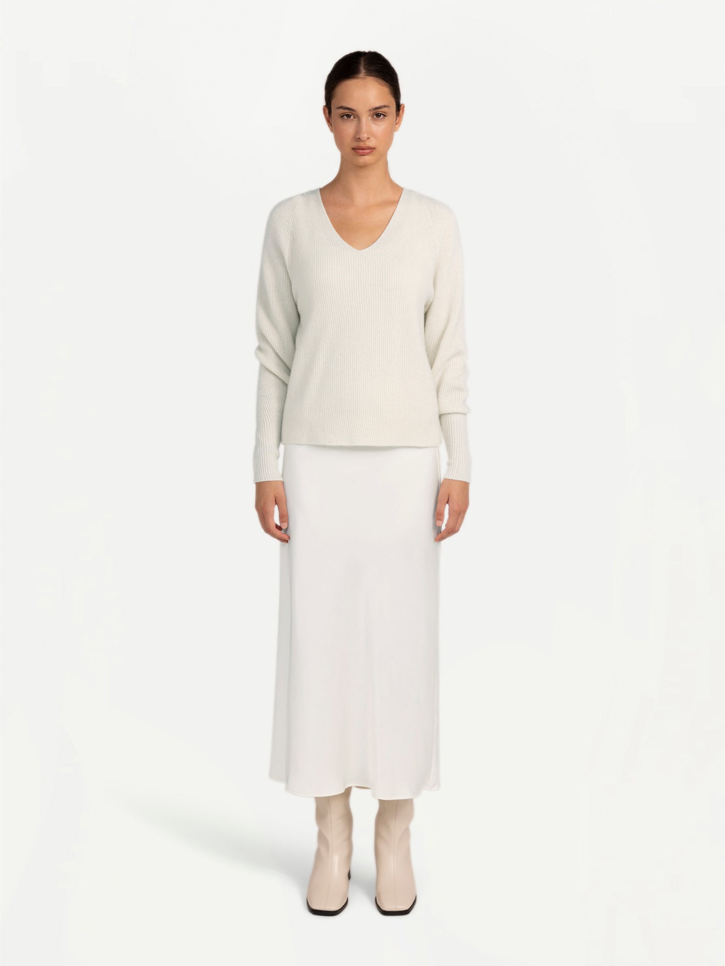 Women's Organic Cashmere bishop-sleeve V-neck sweater Off White - Gobi Cashmere 