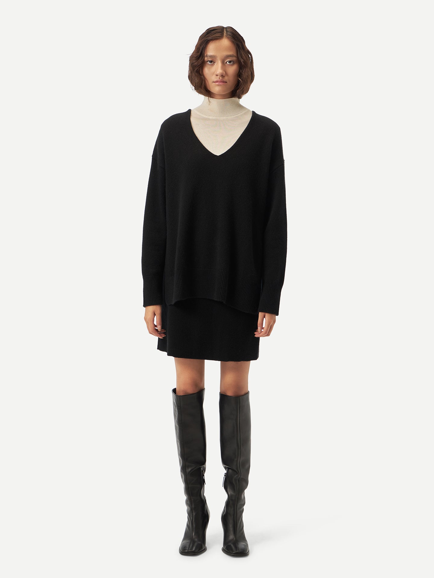 Women' Relaxed-Fit Cashmere V-Neck Sweater Black - Gobi Cashmere