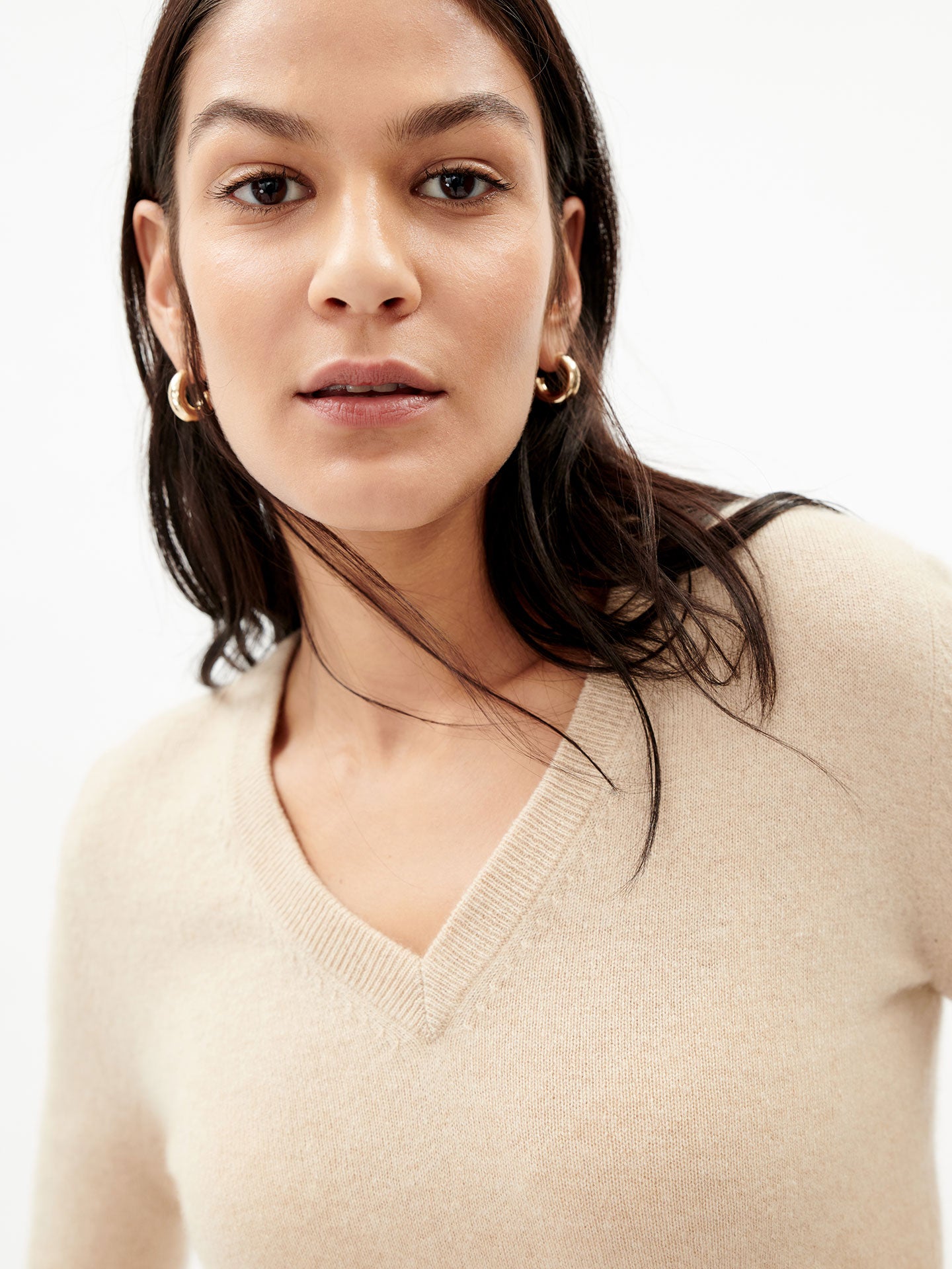 Basic Cashmere V-Neck Sweater