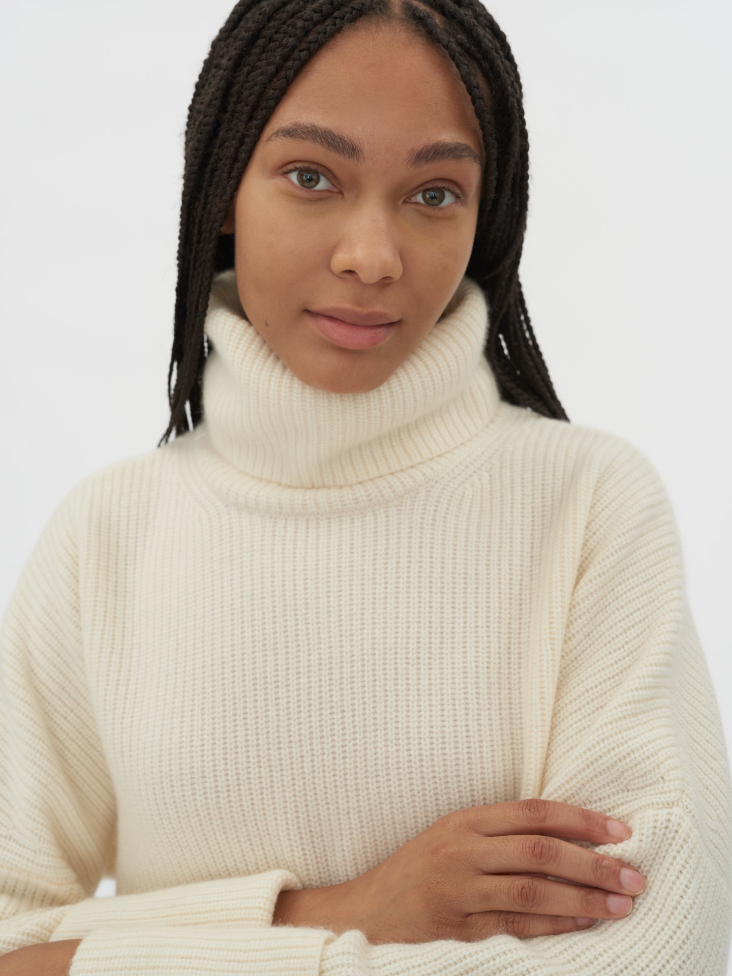 Sweater Med Knop Stitch Og Turtleneck White - Gobi Cashmere – Gobi ...
