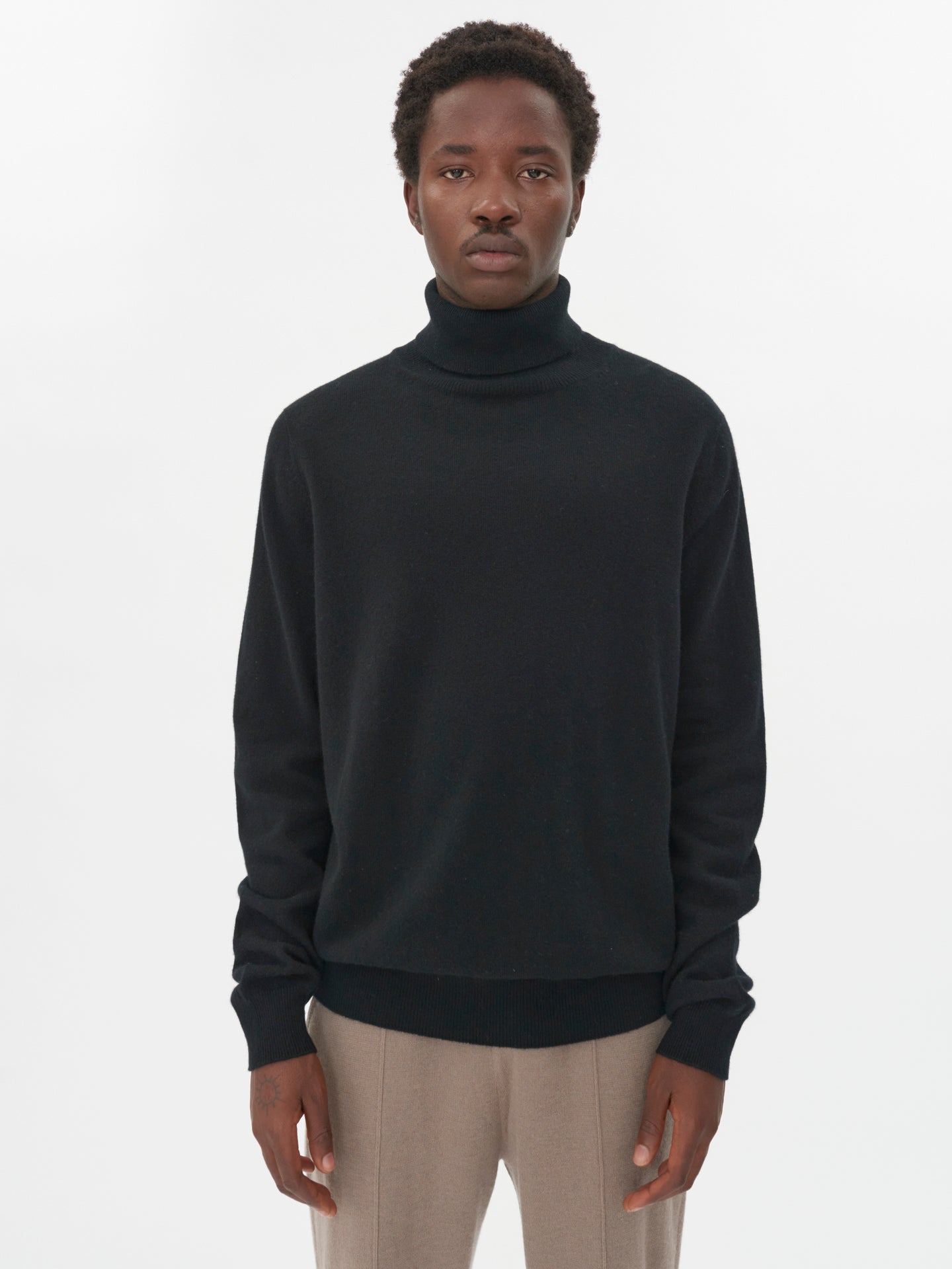 Men's Cashmere Basic Turtle Neck Sweater Black - Gobi Cashmere