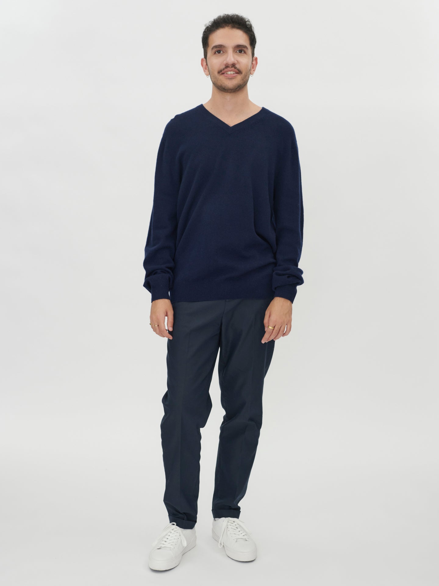 Men's Cashmere Basic V-Neck Sweater Navy - Gobi Cashmere