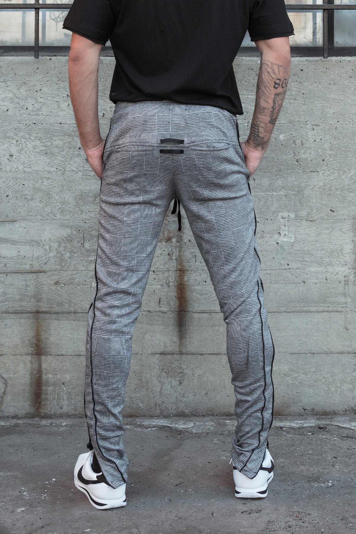 UNUSED Side line track-pants 17ss UW0581 | www.exoplantechnologies.com