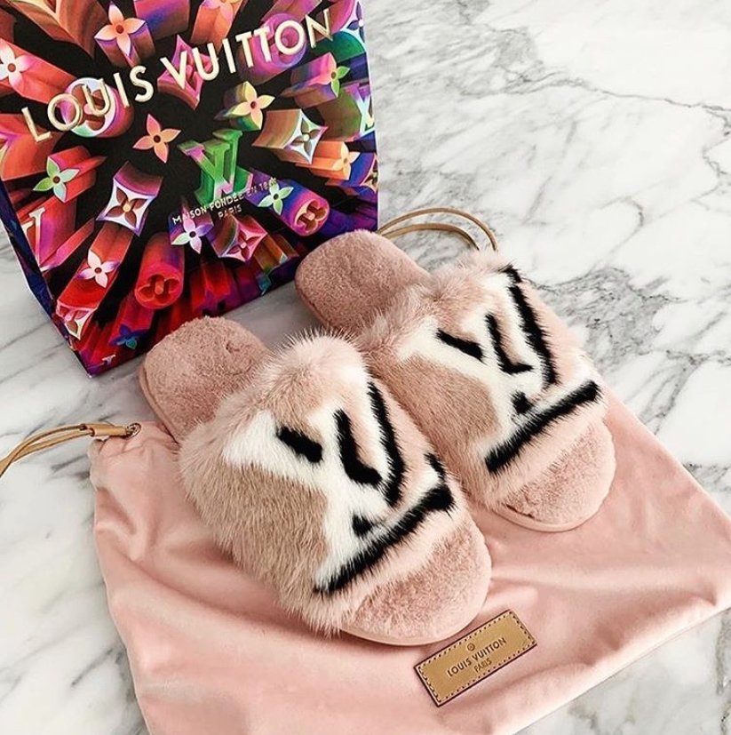 Louis Vuitton LV Printed matching letters flat-soled household open-toed slippers
