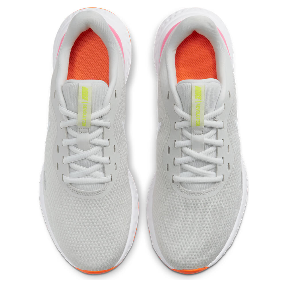 nike women's revolution 5 white