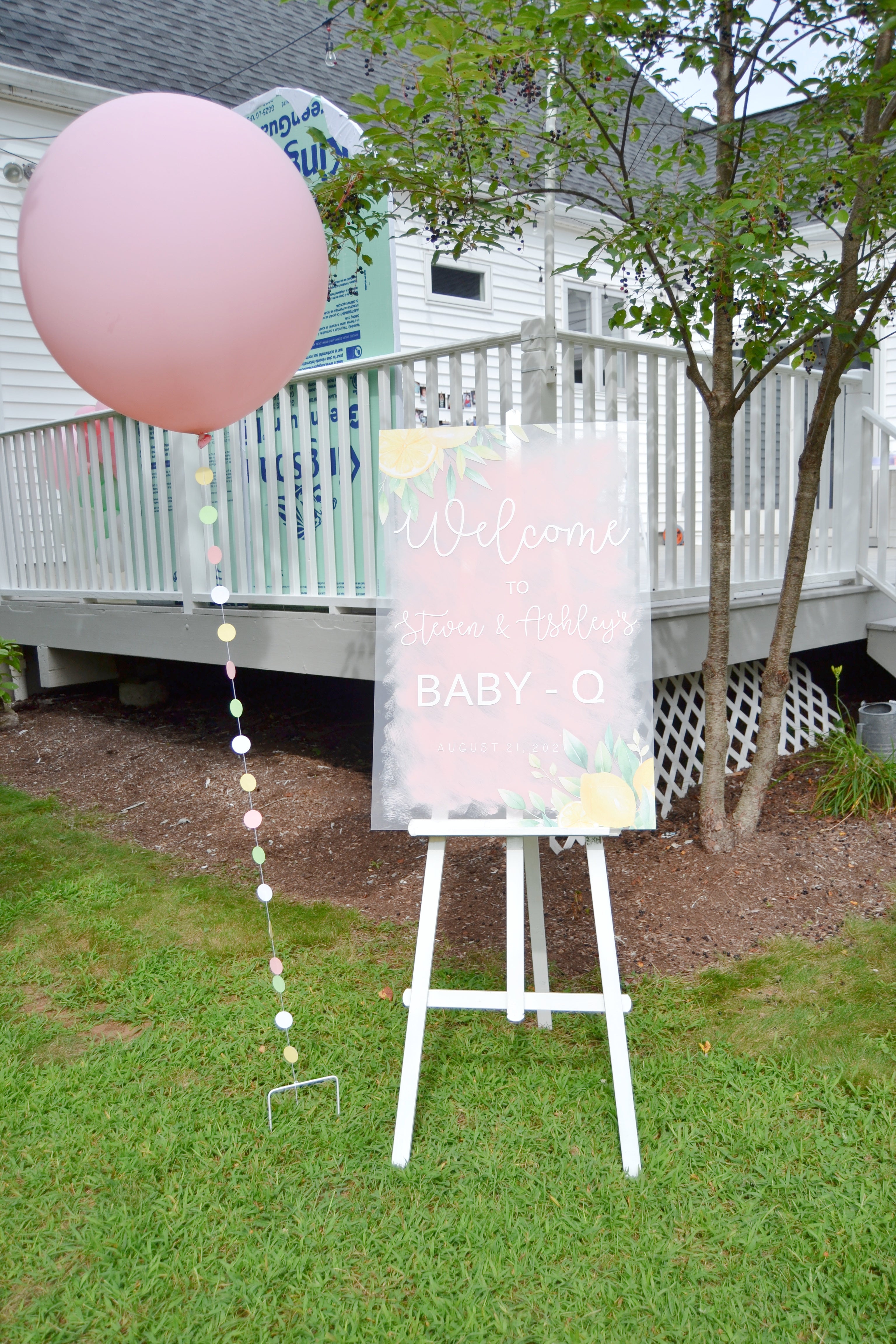 lemon baby shower welcome sign and balloon