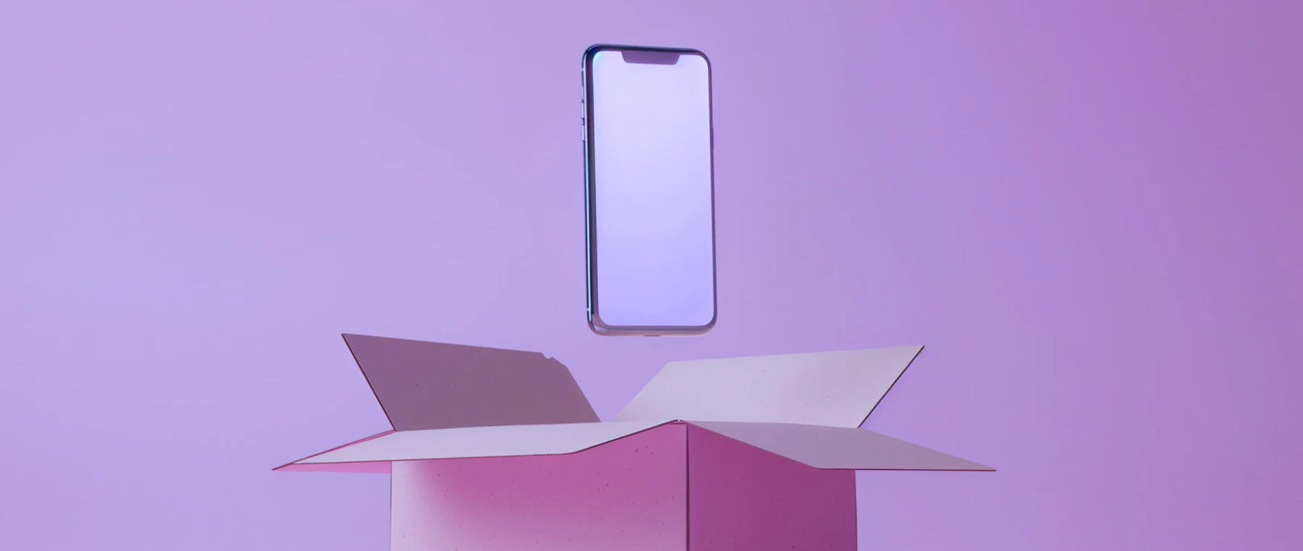 紫色の背景にスマートフォンが吊り下げられた開いた配送箱。