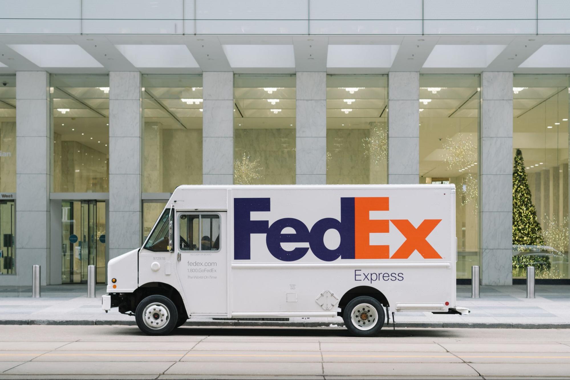 FedExトラック