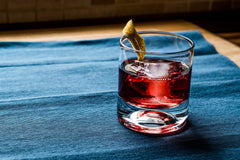 Sazarac-Cocktail-Recipe-Cognac-Whiskey-Hennessy-Rye-Whiskey-Bulleit-Hellodrinks-Zippay