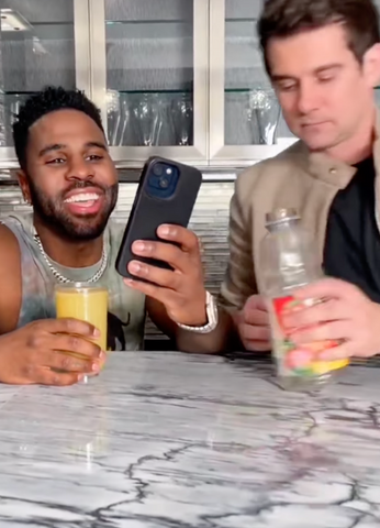 Jason Derulo on his Apple iPhone