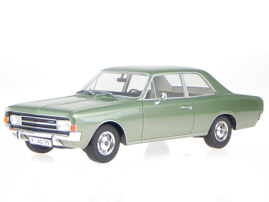 Minichamps 1:18 Opel Rekord C Saloon 1966 Light Blue 107047002