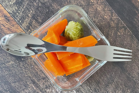 two integrated reusable utensils