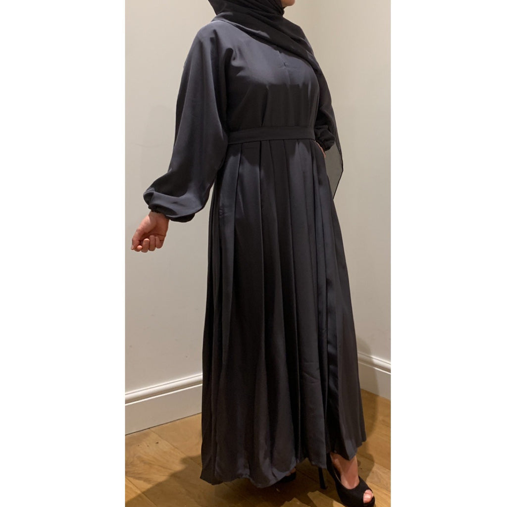 PLEATS ABAYA DARK GREY – Husna Collection