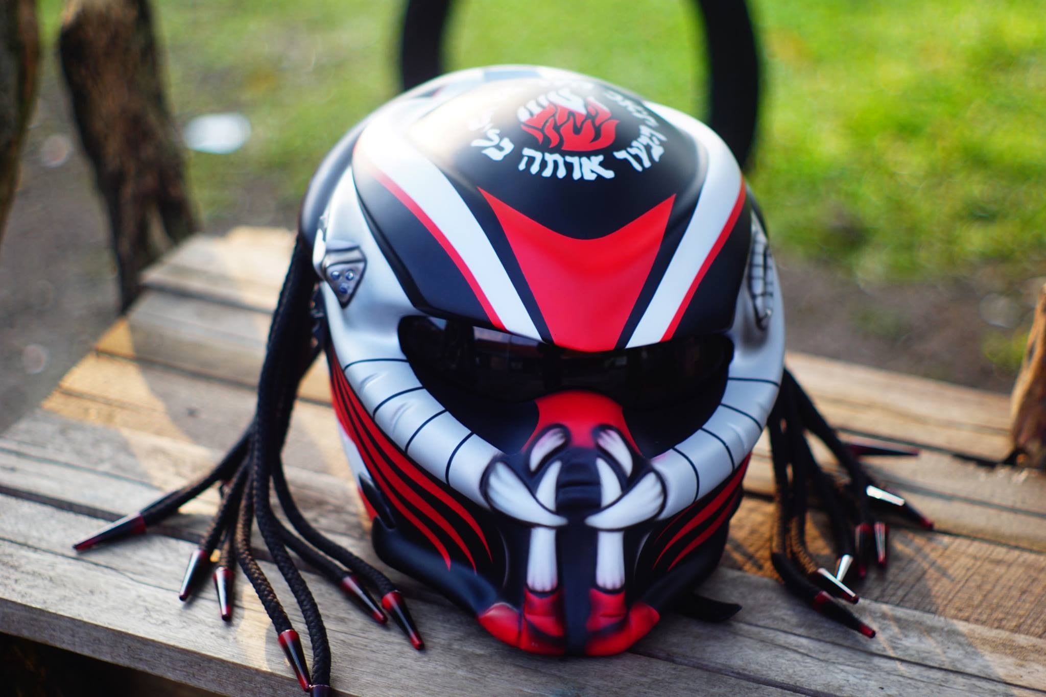 Predator Motorcycle Helmet With Dreads