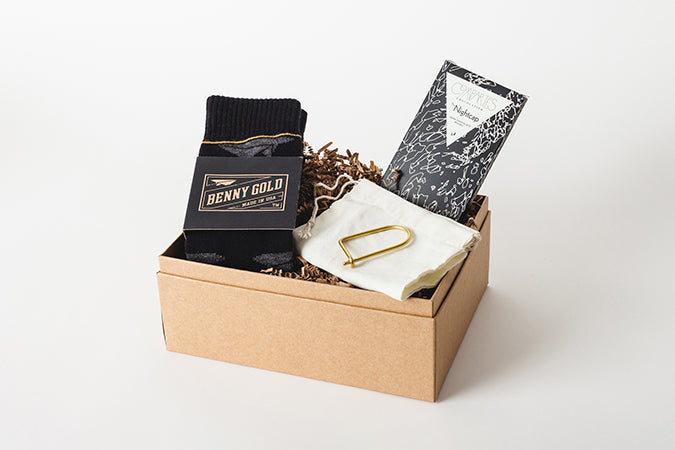 mens gift box with socks and craighill key chain