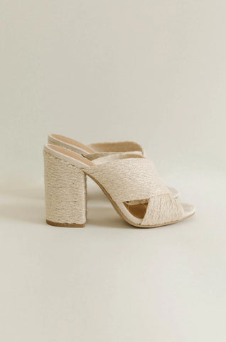 WOVEN RAFFIA HEELS