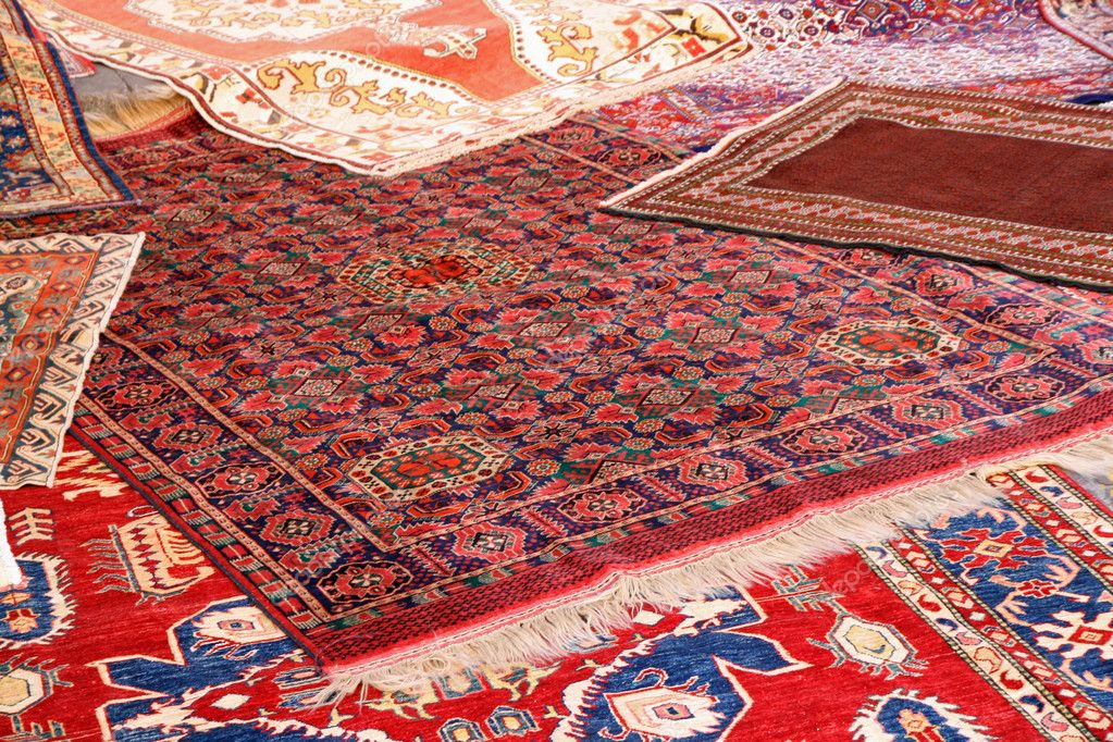 Deciding the Best Bedroom Rug Size