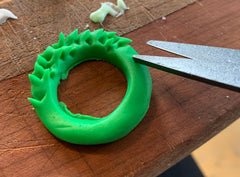 making a fondant wreath