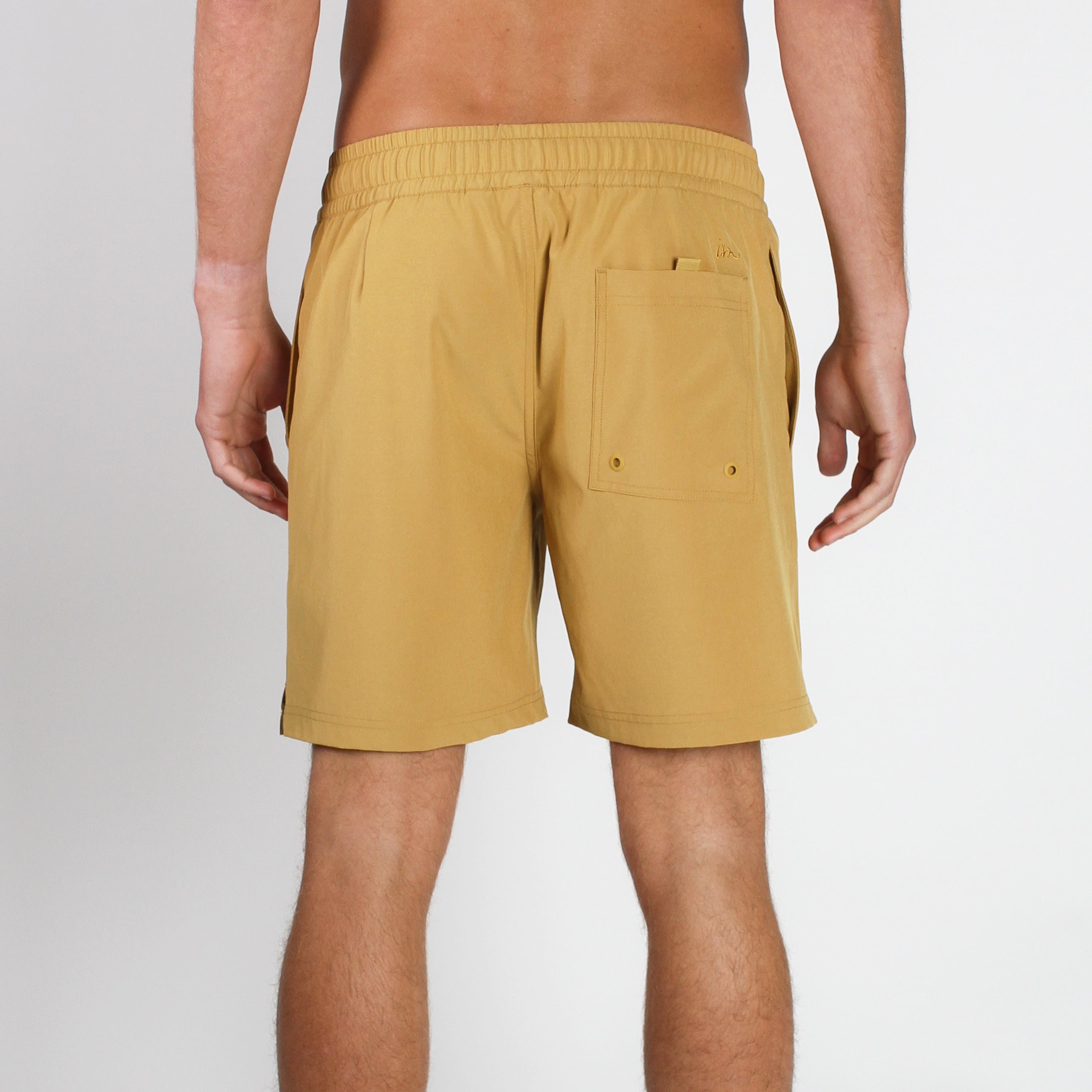 Seeker Volley Short Mustard