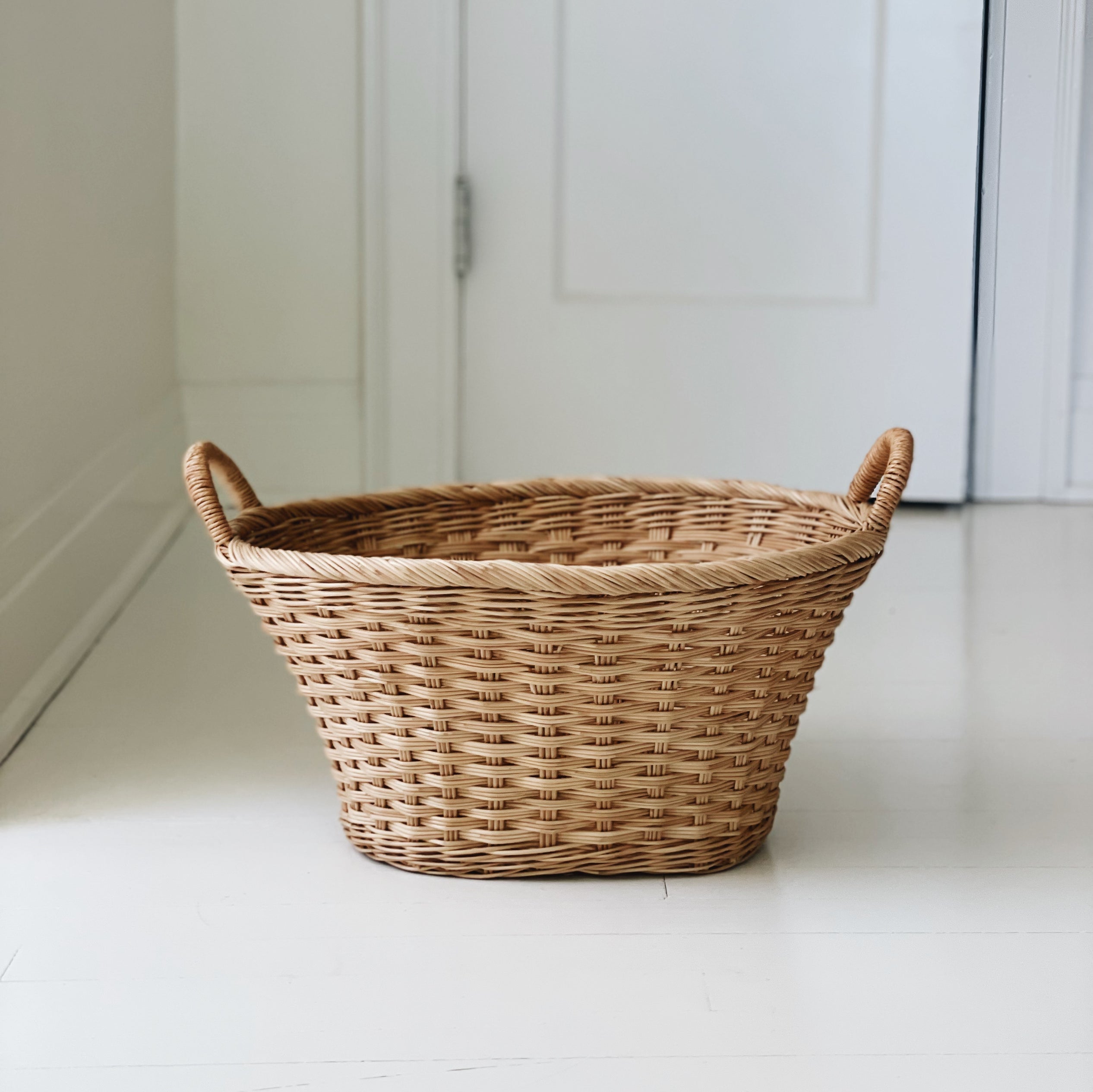 Vintage, Accents, Oval Woven Basket With Dividers And Handle