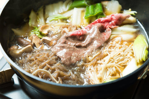 konnyaku shirataki noodles in sukiyaki