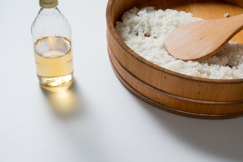 using rice vinegar to make sushi rice