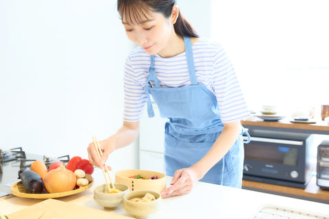 making a homemade bento