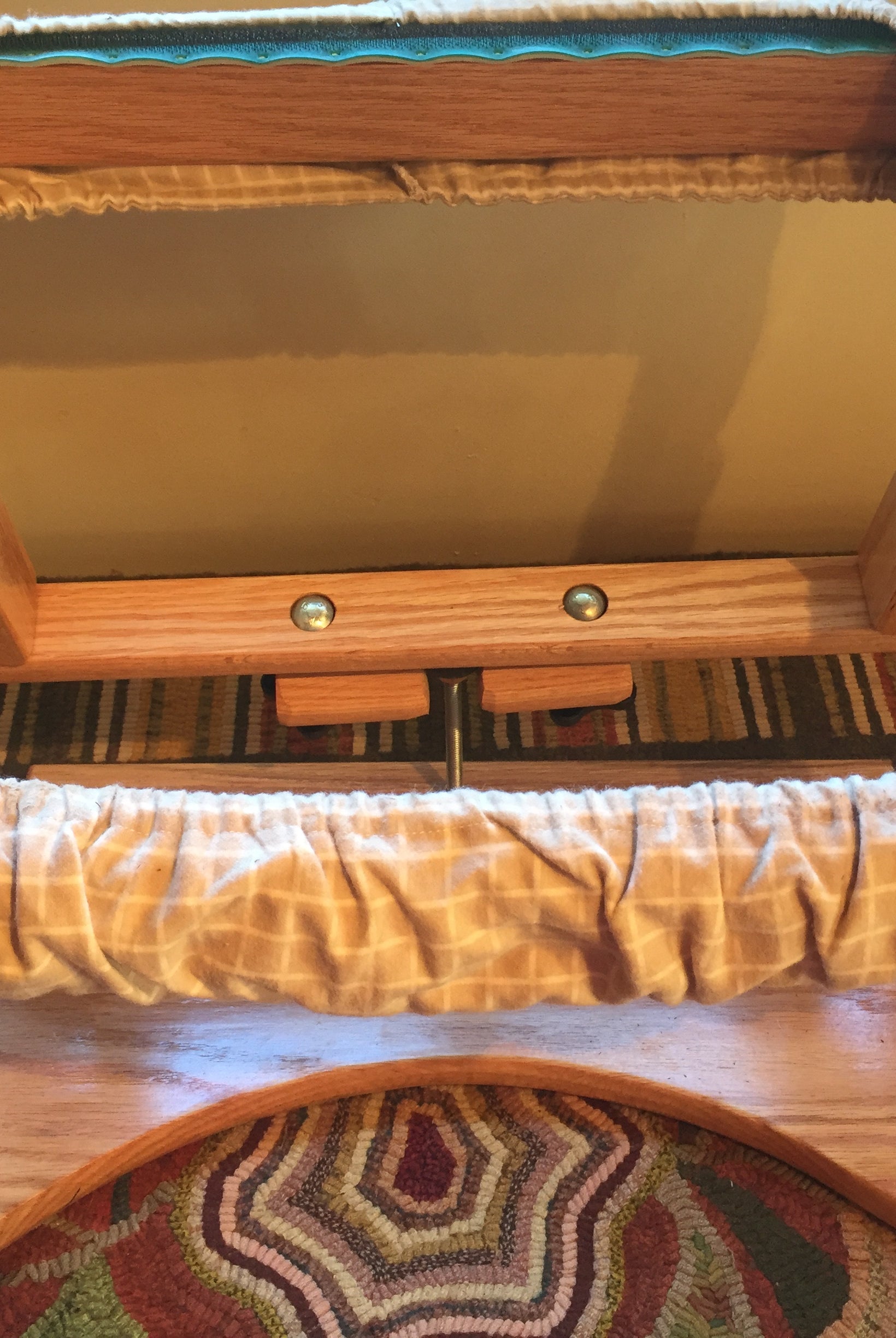 Adjustable Floor frame – Searsport Rug Hooking