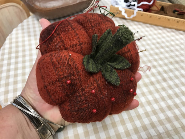 Beefsteak Tomato Pin Cushion – Searsport Rug Hooking