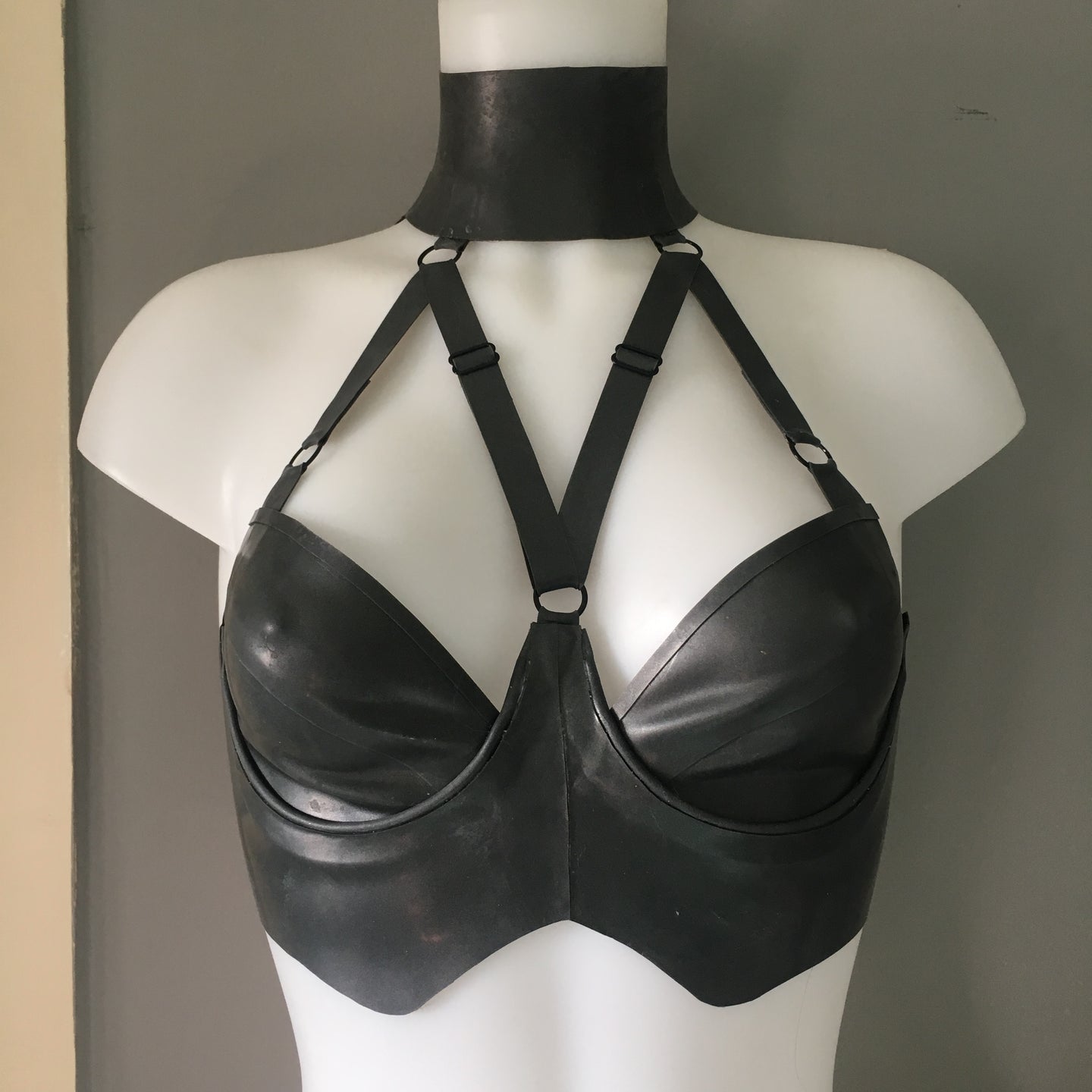 Latex Bondage Bra Eustratia 3429